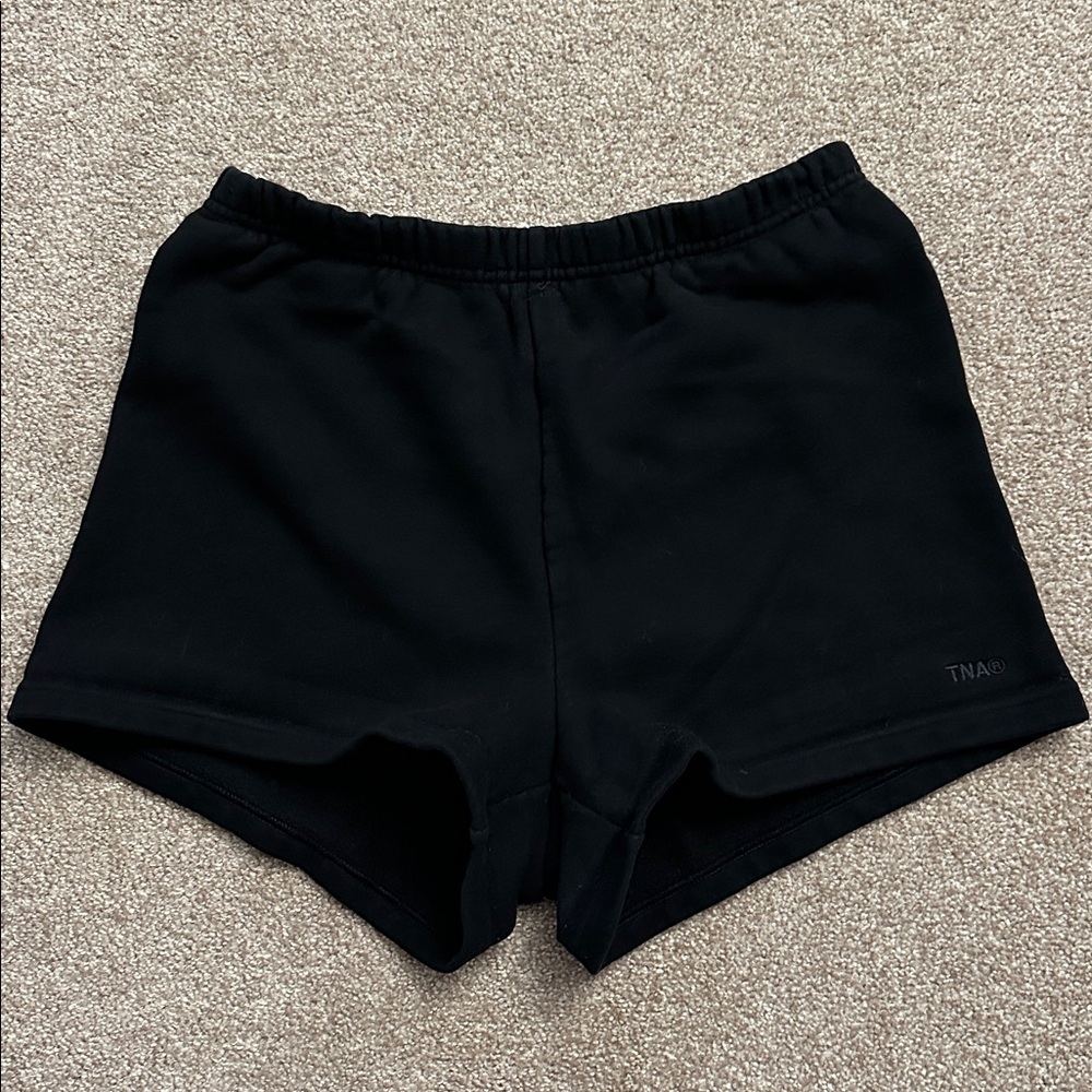 aritzia - tna sweatfleece cozy fleece perfect fit shorts (black)
